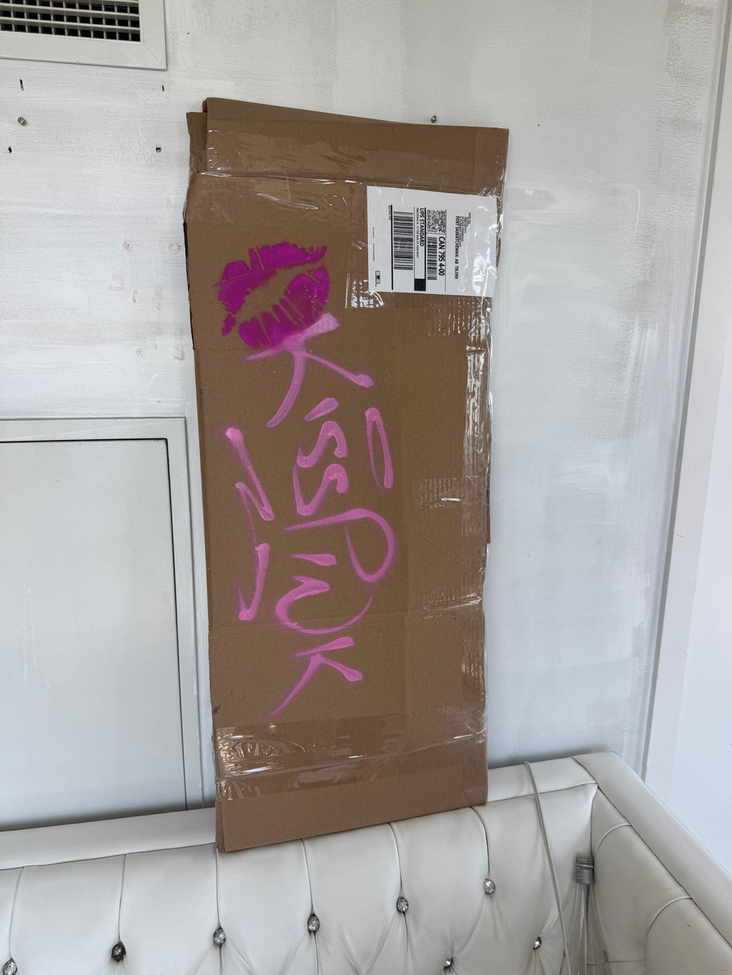 Hello Kitty Riffle Wall Decor