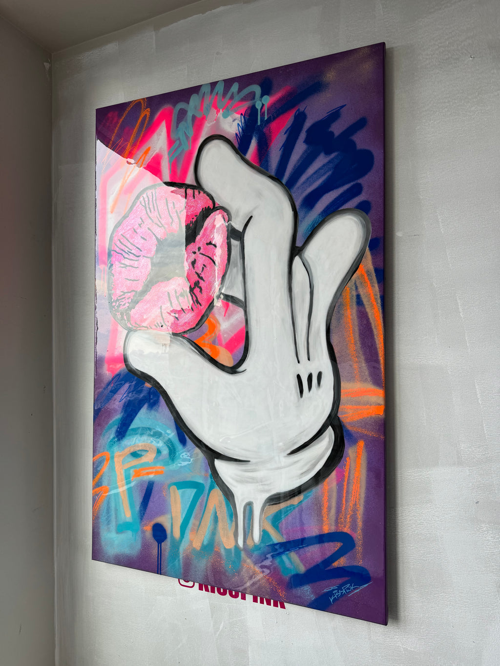 Kiss in Hand Painting