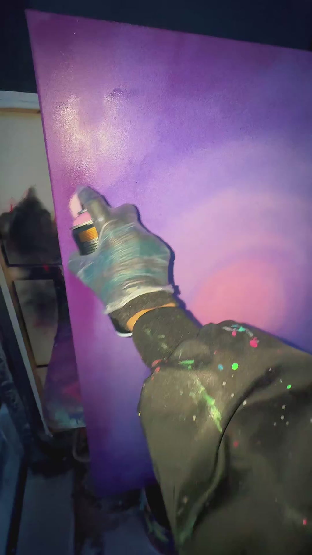 Kiss in Hand Painting